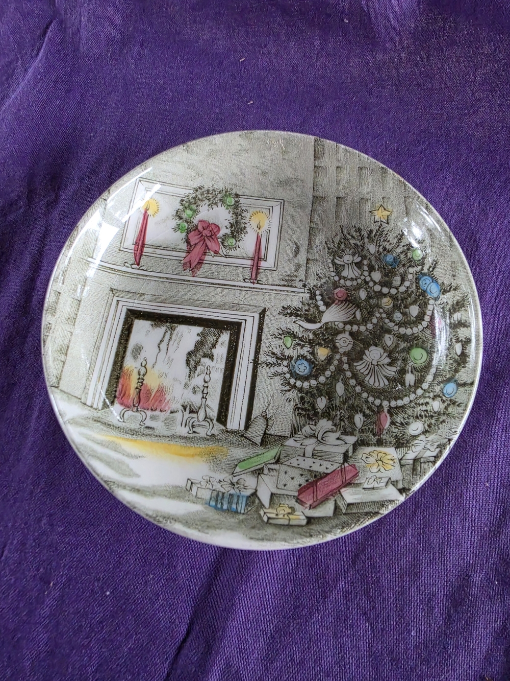Johnson Brothers Christmas Pattern, Small Plate/Butter Pat/Spoon Rest